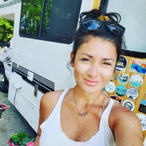 Meet your Posher, Claire